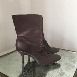 Gianni Bini “Wynona” brown leather ankle boots 7 1/2 N